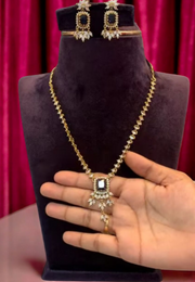 Beautiful short necklace with purple stone